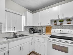 2514 Taylor St 11, Hollywood FL 33020