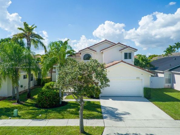 862 SW 176th Ave, Pembroke Pines FL 33029