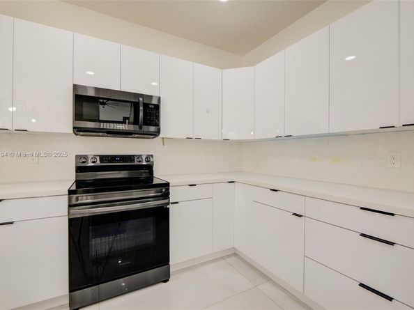 862 SW 176th Ave, Pembroke Pines FL 33029