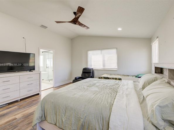 862 SW 176th Ave, Pembroke Pines FL 33029