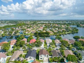 862 SW 176th Ave, Pembroke Pines FL 33029