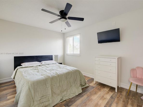 862 SW 176th Ave, Pembroke Pines FL 33029