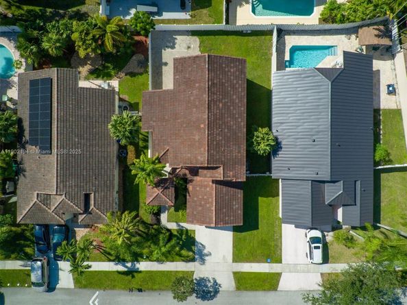 862 SW 176th Ave, Pembroke Pines FL 33029