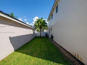862 SW 176th Ave, Pembroke Pines FL 33029