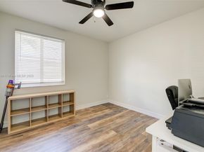 862 SW 176th Ave, Pembroke Pines FL 33029