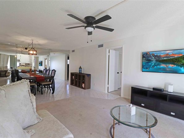 361 S Hollybrook Dr 102, Pembroke Pines FL 33025