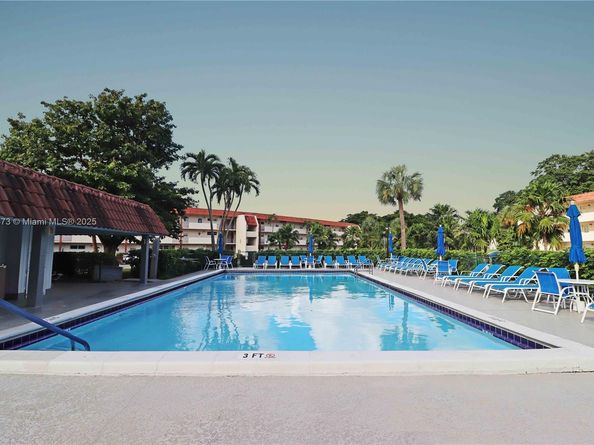 361 S Hollybrook Dr 102, Pembroke Pines FL 33025