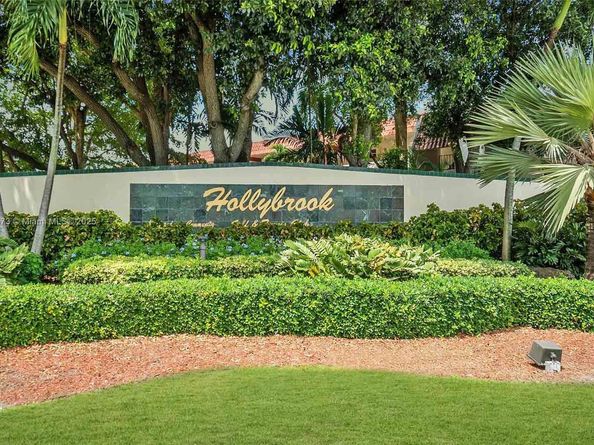361 S Hollybrook Dr 102, Pembroke Pines FL 33025