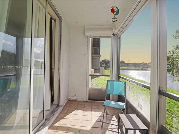 361 S Hollybrook Dr 102, Pembroke Pines FL 33025