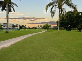 361 S Hollybrook Dr 102, Pembroke Pines FL 33025