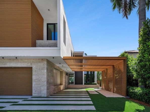 94 S Hibiscus Dr, Miami Beach FL 33139