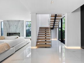 94 S Hibiscus Dr, Miami Beach FL 33139