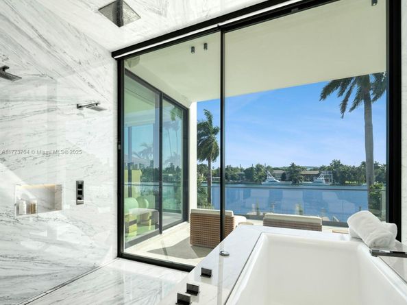 94 S Hibiscus Dr, Miami Beach FL 33139