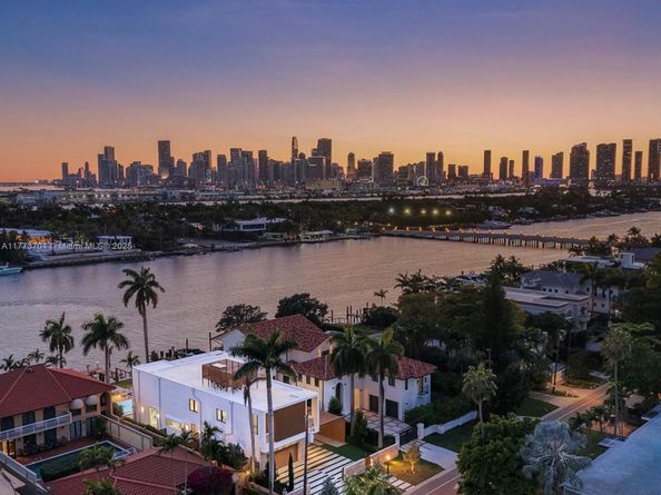 94 S Hibiscus Dr, Miami Beach FL 33139