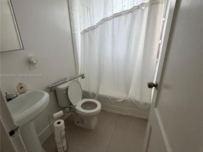 6741 NW 6th Ct, Miami FL 33150