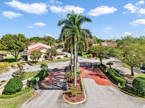 3251 W Inverrary Blvd W, Lauderhill FL 33319