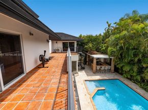 8450 SW 74th Ter, Miami FL 33143