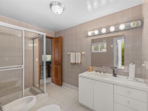 8450 SW 74th Ter, Miami FL 33143