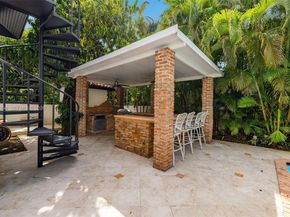 8450 SW 74th Ter, Miami FL 33143