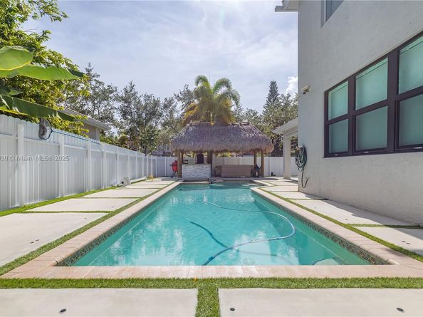 16488 SW 30th St, Miramar FL 33027