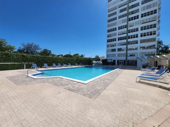 2100 Sans Souci Blvd B1401, North Miami FL 33181