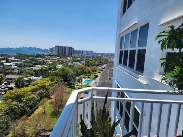 2100 Sans Souci Blvd B1401, North Miami FL 33181