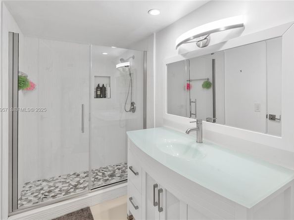 1849 S Ocean Dr 212, Hallandale Beach FL 33009