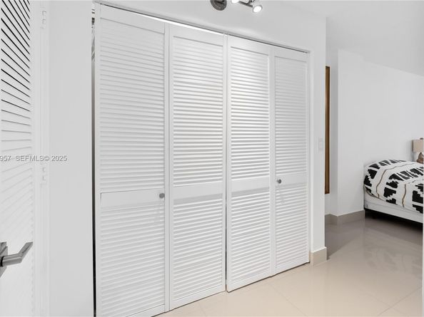 1849 S Ocean Dr 212, Hallandale Beach FL 33009