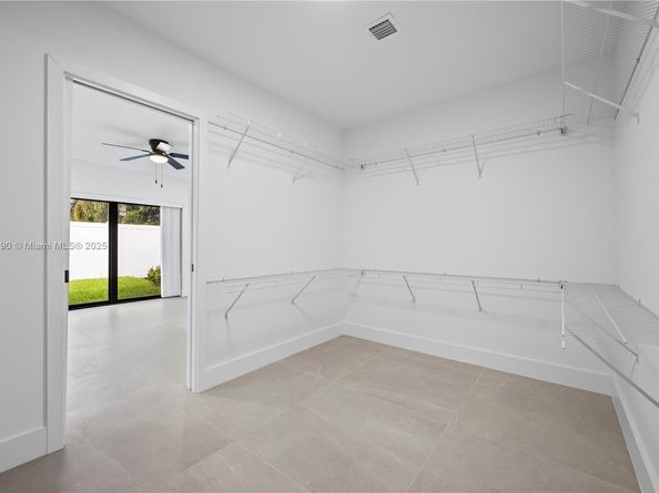 1041 W Lakewood Rd, West Palm Beach FL 33405