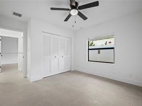 1041 W Lakewood Rd, West Palm Beach FL 33405