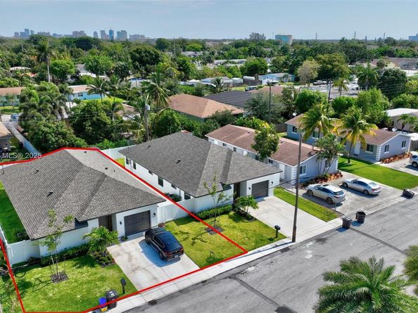 1041 W Lakewood Rd, West Palm Beach FL 33405