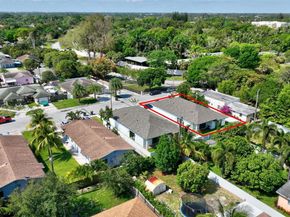1041 W Lakewood Rd, West Palm Beach FL 33405