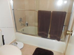 128 Laurel Rd, Hollywood FL 33021