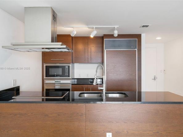 495 Brickell Ave 2709, Miami FL 33131