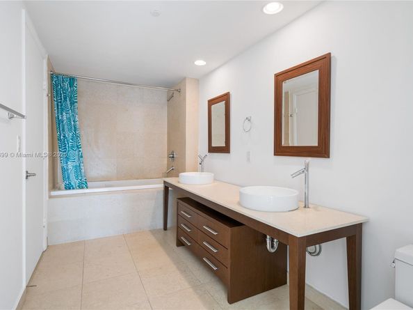 495 Brickell Ave 2709, Miami FL 33131