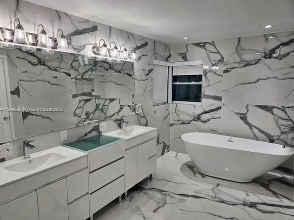 14763 SW 152nd Pl, Miami FL 33196