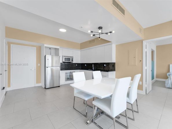 92 SW 3rd St 3611, Miami FL 33130