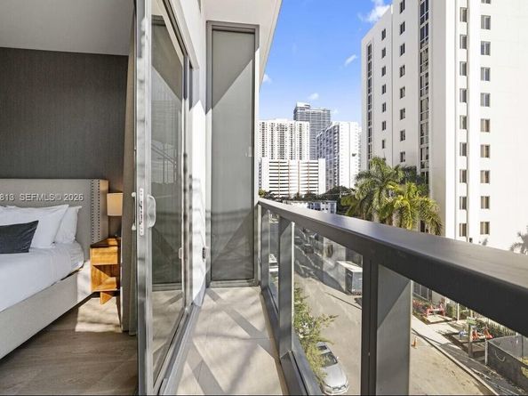 229 SW 9th St 202, Miami FL 33130
