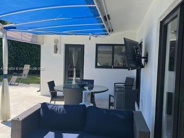 2606 N Riverside Dr, Pompano Beach FL 33062