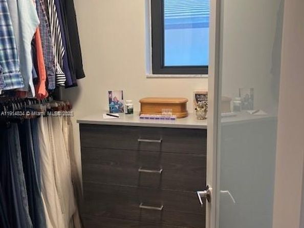 2606 N Riverside Dr, Pompano Beach FL 33062