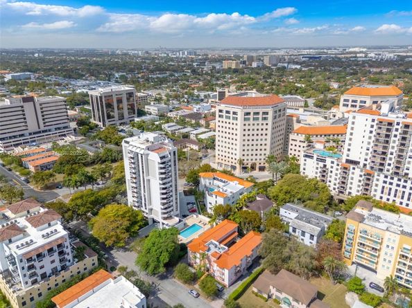 29 Santillane Ave 7, Coral Gables FL 33134