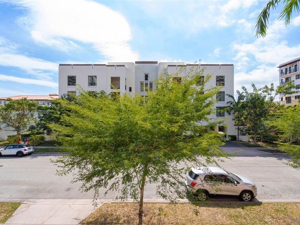 29 Santillane Ave 7, Coral Gables FL 33134
