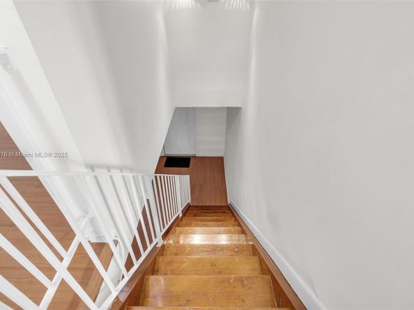29 Santillane Ave 7, Coral Gables FL 33134