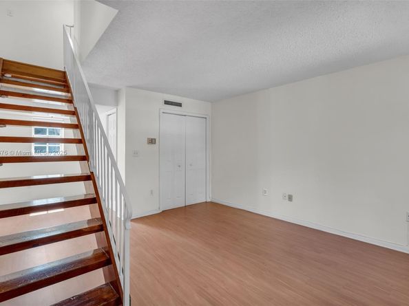 29 Santillane Ave 7, Coral Gables FL 33134