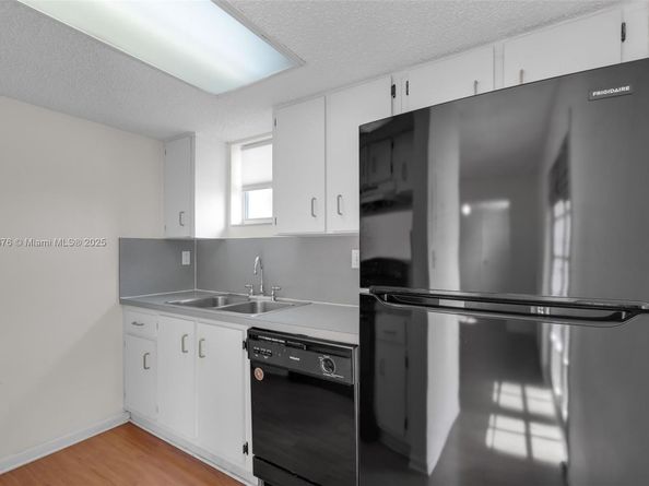 29 Santillane Ave 7, Coral Gables FL 33134
