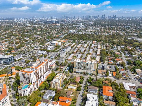 29 Santillane Ave 7, Coral Gables FL 33134