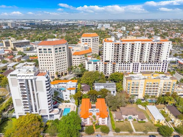 29 Santillane Ave 7, Coral Gables FL 33134