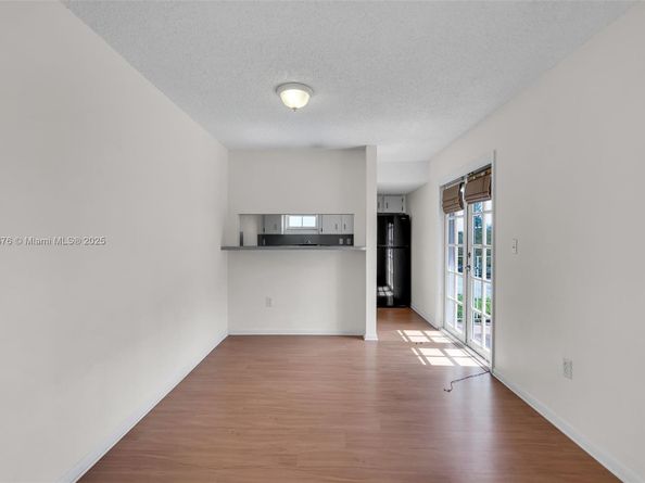 29 Santillane Ave 7, Coral Gables FL 33134