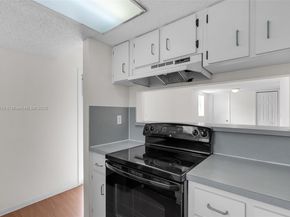 29 Santillane Ave 7, Coral Gables FL 33134