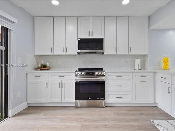 10053 SW 77th Ct, Miami FL 33156